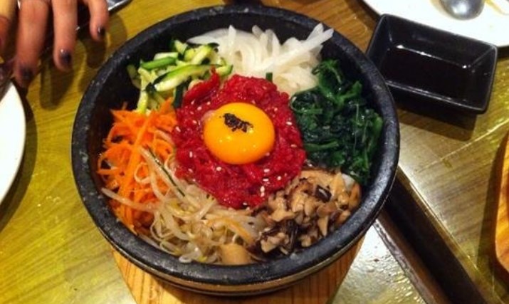 10-Kuliner-Khas-Korea-Selatan-yang-Wajib-Dicoba-Bibimbap