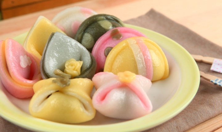 10-Kuliner-Khas-Korea-Selatan-yang-Wajib-Dicoba-Kue-Beras