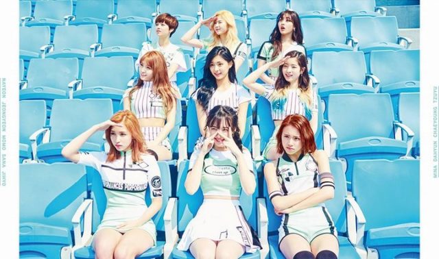 ‘Cheer-Up’-Jadi-Lagu-Andalan-Twice-Menangkan-Piala-Daesang-dan-Bonsang-‘Golden-Dics-Awards-2017’