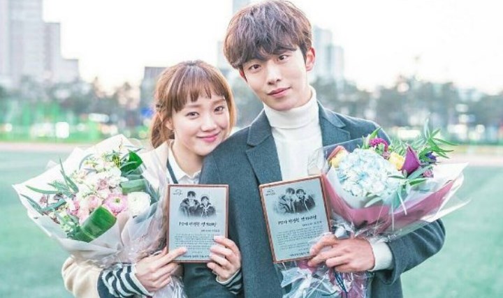 Nam-Joo-Hyuk-Lee-Sung-Kyung-Kalahkan-Pasangan-Fenomenal-Song-Joong-Ki-Song-Hye-Kyo.