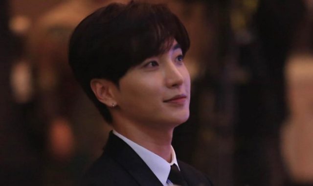 Serunya-Leeteuk-Super-Junior-Berbahasa-Indonesia-Ajak-Presiden-Jokowi-Nonton-Konser-Kpop