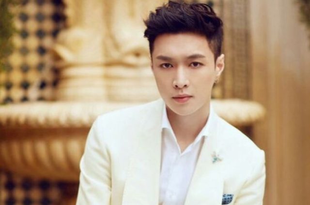 Absen-Di-Sisa-Konser-Tur-EXO,-Lay-Banjir-Pujian-Tampil-Elegan-di-Acara-Bergengsi-Tiongkok