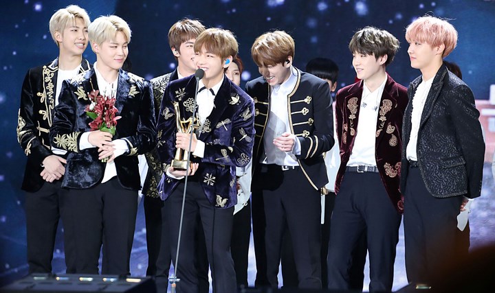 BTS-Jadi-Satu-Satunya-Grup-Kpop-yang-Masuk-Dalam-Daftar-Penjualan-Album-Terbaik-WMA-2017