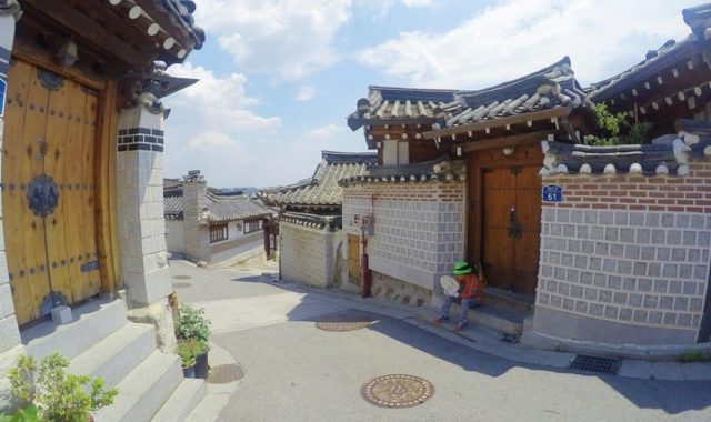 Daftar-Wisata-Menarik-Di-Kota Seoul-Bukchon-Hanok-Village