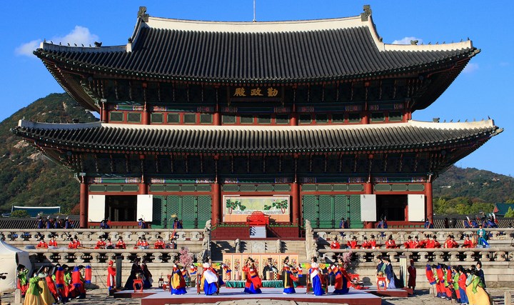 Daftar-Wisata-Menarik-Di-Kota Seoul-Istana-Gyeongbokgung