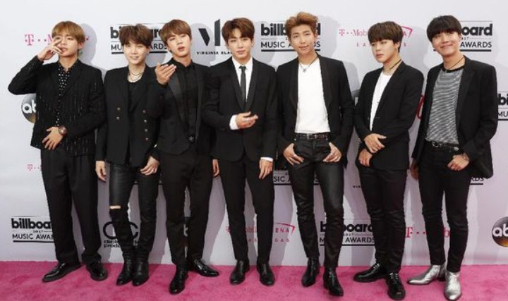 BTS-Bawa-Pulang-Trofi-‘Billboard-Music-Awards-2017’,-Media-Korea-Heboh. - Copy