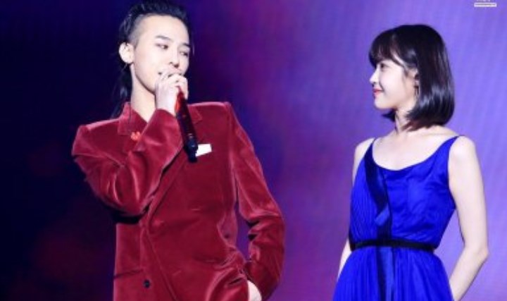 Manisnya-IU-Jadi-Guest-Star-Di-Konser-Solo-G-Dragon-Bawakan-Lagu-‘Palette’-dan-‘Missing-You’