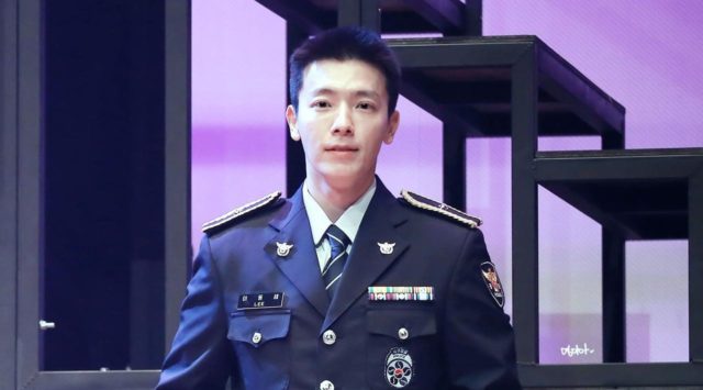 Demi-Sambut-Donghae-Super-Junior,-Fans-Menginap-Di-Pelataran-Kantor-Polisi