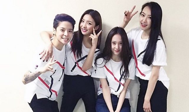 Minta-Fans-Menunggu-Sebentar-Lagi,-F(x)-Isyaratkan-Comeback-Tahun-Ini