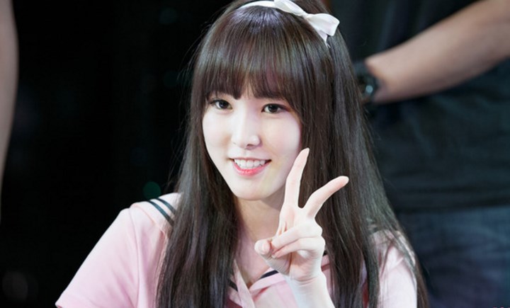 Pingsan-Di-Fansigning,-Agensi-Berikan-Kabar-Terkini-Yuju-G-Friend