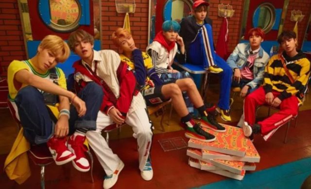 Rilis-Foto-Teaser-‘Love-Yourself-Her’,-BTS-Tampil-Swag