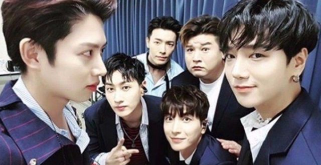 Super-Junior-Syuting-‘Knowing-Brother’-Tanpa-Siwon