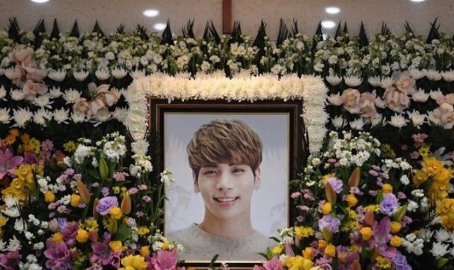 Dituding-Tak-Hormati-Kematian-Jonghyun-SHINee,-Seungri-Big-Bang-Banjir-Kritikan. Dituding-Tak-Hormati-Kematian-Jonghyun-SHINee,-Seungri-Big-Bang-Banjir-Kritikan.
