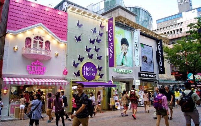 Myeongdong,-Surga-Para-Wanita-Untuk-Belanja-Kosmetik