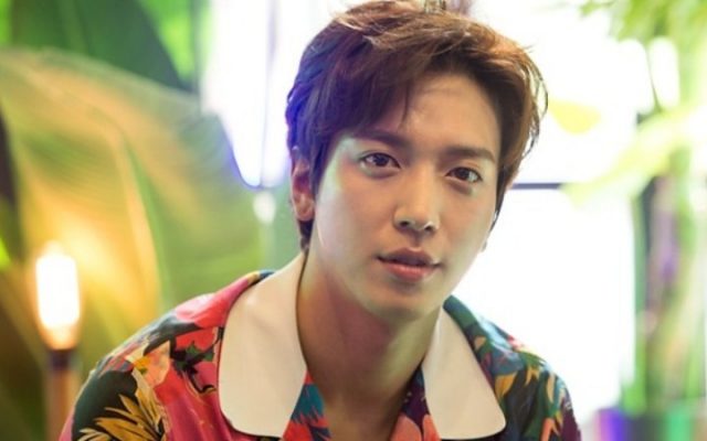 Terkena-Skandal-Curang-Masuk-Universitas-Kyung-Hee,-Yonghwa-CNBLUE-Minta-Maaf Terkena-Skandal-Curang-Masuk-Universitas-Kyung-Hee,-Yonghwa-CNBLUE-Minta-Maaf