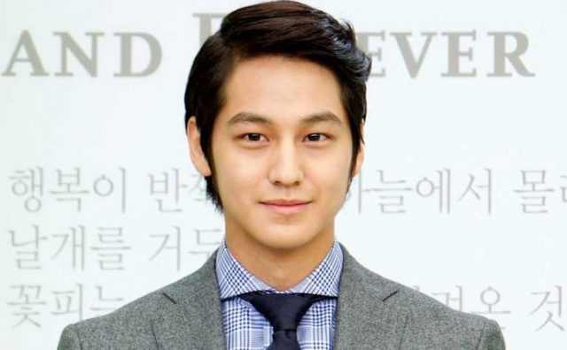 Hadiri-‘Seoul-Fashion-Week’,-Kim-Bum-Obati-Kerinduan-Fans-Usai-Lama-Hiatus