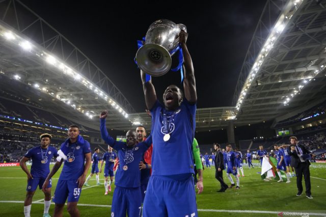 West Ham komunikasi dengan Chelsea soal peluang dapatkan Kurt Zouma