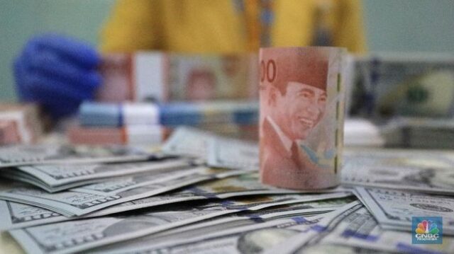 Pukul 14.00 WIB: Rupiah Kini Stagnan di Rp 14.490/US$