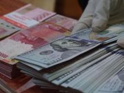 Dolar AS Jadi Favorit, Rupiah Nyaris Tembus Rp 14.400/US$