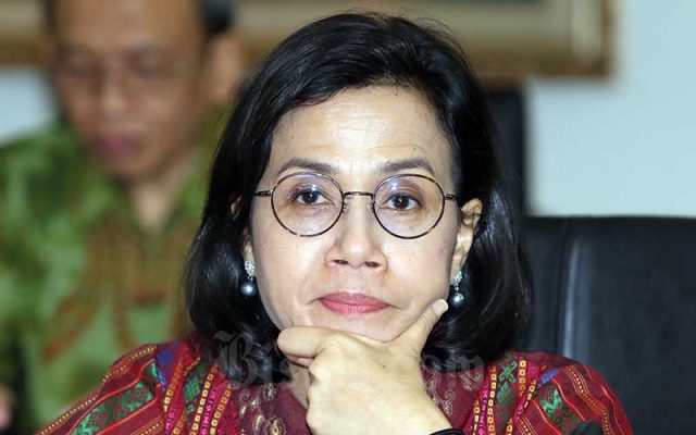 Menteri Keuangan Sri Mulyani menjawab pertanyaan wartawan usai melakukan pelaporan Surat Pemberitahuan (SPT) Tahunan di Kantor DJP, Jakarta, Selasa (10/3/2020). Bisnis - Eusebio Chrysnamurti