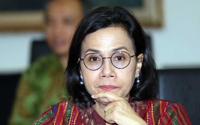 Menkeu Akui Sulit Sampaikan Informasi Teknis PPKM Level 4 ke Menteri Keuangan Sri Mulyani menjawab pertanyaan wartawan usai melakukan pelaporan Surat Pemberitahuan (SPT) Tahunan di Kantor DJP, Jakarta, Selasa (10/3/2020). Bisnis - Eusebio Chrysnamurti