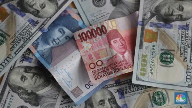 Rupiah Berakhir Stagnan di Rp 14.415/US$ Usai Bergerak Liar