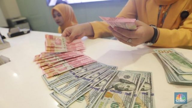 Banjir Sentimen, Rupiah ke Bawah Rp 14.300/US$ di Pekan Ini? Banjir Sentimen, Rupiah ke Bawah Rp 14.300/US$ di Pekan Ini?