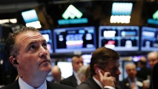 Wall Street Dibuka Berayun ke Zona Merah