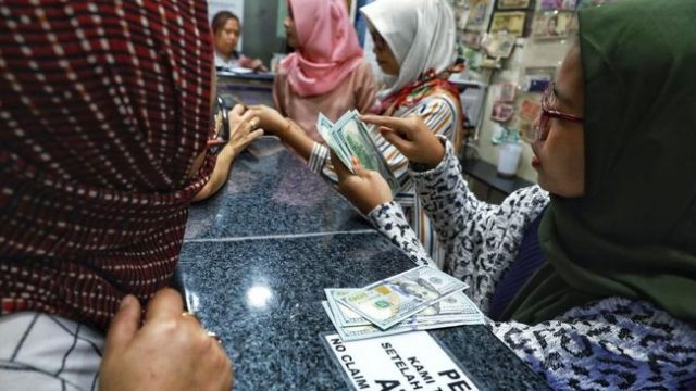 Penutupan Pasar: Rupiah Stagnan Rp 14.415/US$