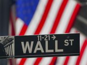 Wall Street Tergelincir, Covid-19 Jadi Momok Lagi di AS