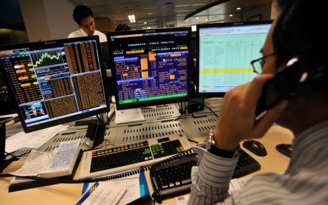 Wamenkeu Ungkap Perbankan Jadi Pembeli Favorit SBN, Ini Alasannya Pialang memperhatikan Yield SUN Indonesia - Antara/Prasetyo Utomo