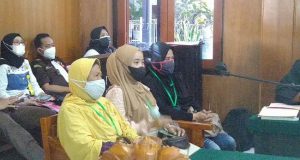 Pedagang gorengan larikan uang puluhan juta