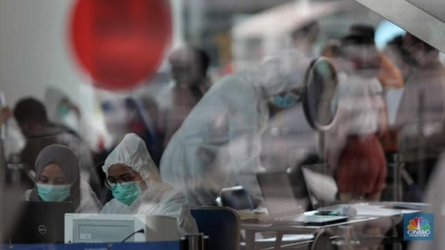 Fakta-fakta Harga Tes Swab PCR Dipangkas Jadi Rp 495.000