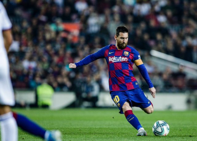 Messi-Tendangan.jpg