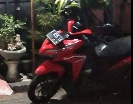 Diparkir Depan Kos, Motor Vario Digondol Maling