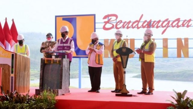 diresmikan-presiden-jokowi-bendungan-kuningan-siap-layani-daerah-irigasi-seluas-3000-hektare-a45e5a11-b97e-4912-8086-2105974b6ea3.jpg