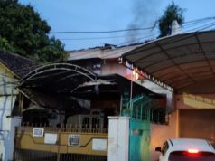 Rumah Kosong di Jalan Kanwa, Wonokromo, Terbakar