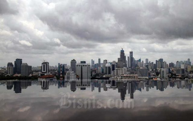 Pemandangan gedung bertingkat di Jakarta, Selasa (9/2/2021). Bisnis - Arief Hermawan P