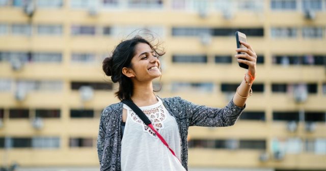 5 Hal Pokok yang Wajib Ada Saat Liburan Ala Millenials. Biar Jalan-jalan Makin Seru dan Berkesan!