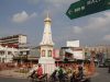 Pengendara melintas di kawasan Tugu Pal Putih, Yogyakarta, Jumat (10/6/2021). - Antara/Hendra Nurdiyansyah