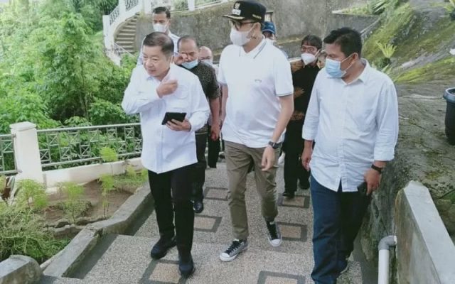 Menteri PPN Suharso Monoarfa mengunjungi dan mendukung taman bumi yang dikenal Geopark Ngarai Sianok Maninjau untuk menjadi Unesco Global Park.  - Antara