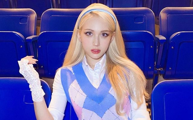Jeon Somi Kurus Banget Bak Boneka Barbie, Netizen Khawatir Tertiup