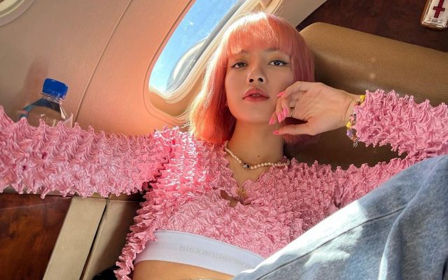 Lisa BLACKPINK Pamer Body Goals, Bagian Tubuhnya Ini Paling Disorot