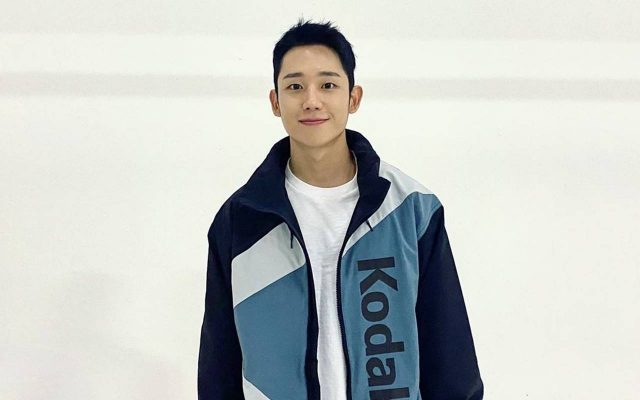 Pancarkan Aura Kalem dan Manis, Jung Hae In Pamer Foto