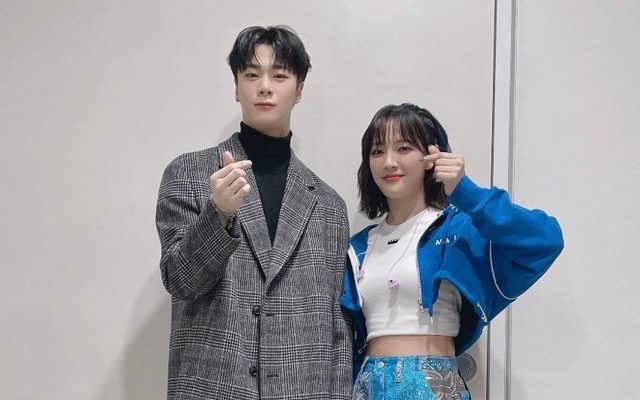 Moonbin ASTRO Foto Bareng Moon Sua Billlie Sang Adik Dikira
