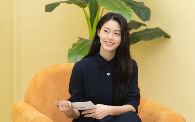 Kelewat Indah, Lukisan Pertama Seolhyun AOA Sukses Bikin Penggemar Takjub