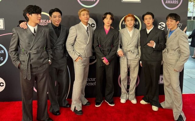 AMA 2021: Netizen Korea Super Bangga BTS Menangkan Artist of