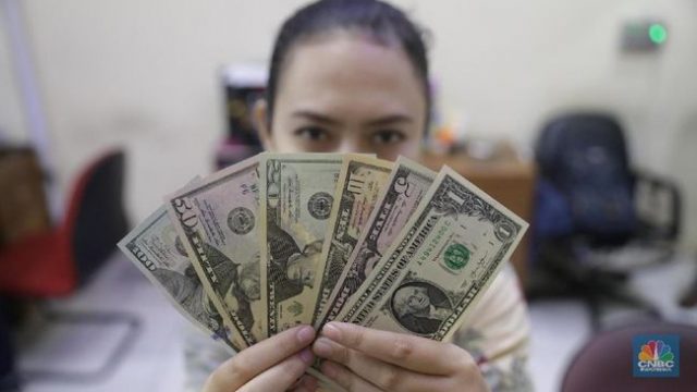 Gegara Suku Bunga, Rupiah Keok di Jisdor & Terburuk di Asia