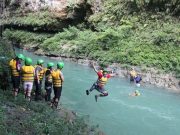 Jalan-Jalan ke Green Canyon, Pangandaran, dan Batu Karas dengan 800 Ribuan