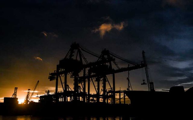 Suasana Terminal 3 Pelabuhan Tanjung Priok, Jakarta, Selasa (12/1/2021). ANTARA FOTO - Muhammad Adimaja